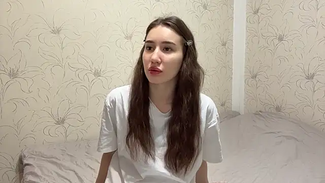 Snapshot of NamiLoon chatting on April 2026 04:03:01 AM NamiLoon online show from April 2026 04:03:01 AM