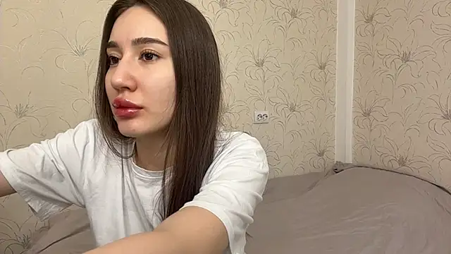 Snapshot of NamiLoon chatting on March 2026 04:14:02 AM NamiLoon online show from March 2026 04:14:02 AM