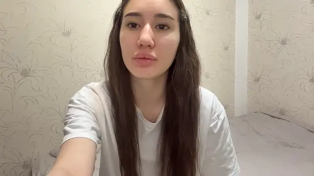 Snapshot of NamiLoon chatting on April 2026 04:19:01 AM NamiLoon online show from April 2026 04:19:01 AM