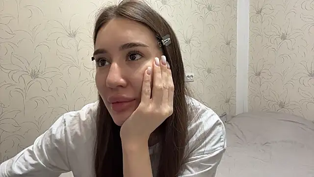 Snapshot of NamiLoon chatting on April 2026 04:08:02 AM NamiLoon online show from April 2026 04:08:02 AM