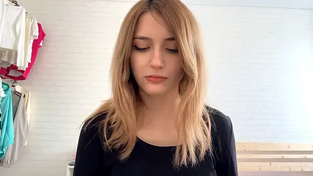 CassiPlacido online show from April 2026 08:54:02 AM