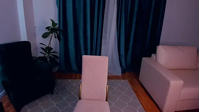 Snapshot of EnolaNewand chatting on April 2026 09:43:02 PM EnolaNewand online show from April 2026 09:43:02 PM