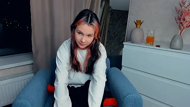 Snapshot of EnolaNewand chatting on April 2026 07:08:02 PM EnolaNewand online show from April 2026 07:08:02 PM