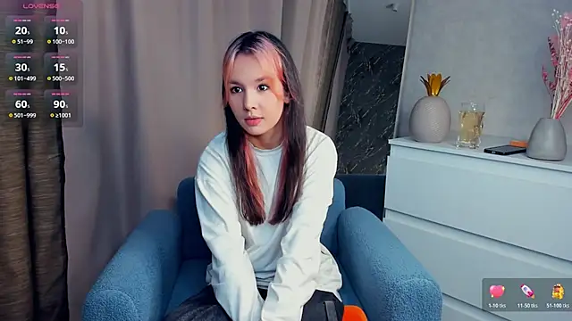 Snapshot of EnolaNewand chatting on April 2026 04:41:02 PM EnolaNewand online show from April 2026 04:41:02 PM