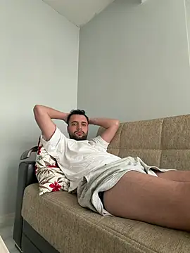 Arin21201 online show from April 2026 06:48:01 AM