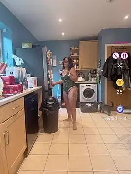 IvyBelleMilf online show from June 2026 04:40:02 AM