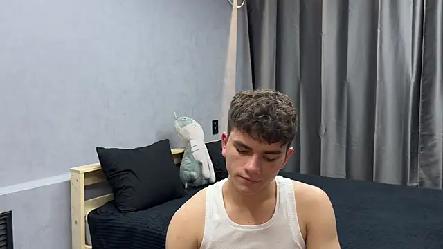 Snapshot of MaxWoolf chatting on May 2026 02:46:01 PM MaxWoolf online show from May 2026 02:46:01 PM