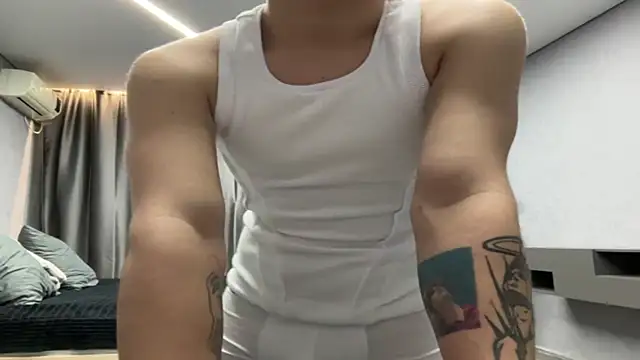 MaxWoolf online show from April 2026 02:42:02 PM