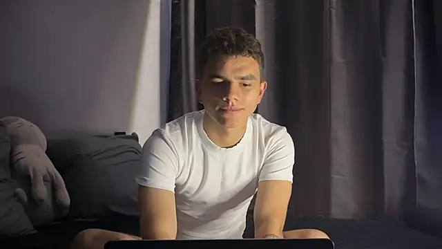 Snapshot of MaxWoolf chatting on July 2026 01:45:01 PM MaxWoolf online show from July 2026 01:45:01 PM