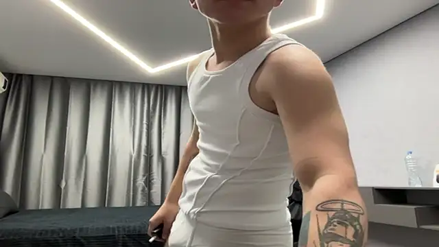 MaxWoolf online show from April 2026 05:06:02 PM