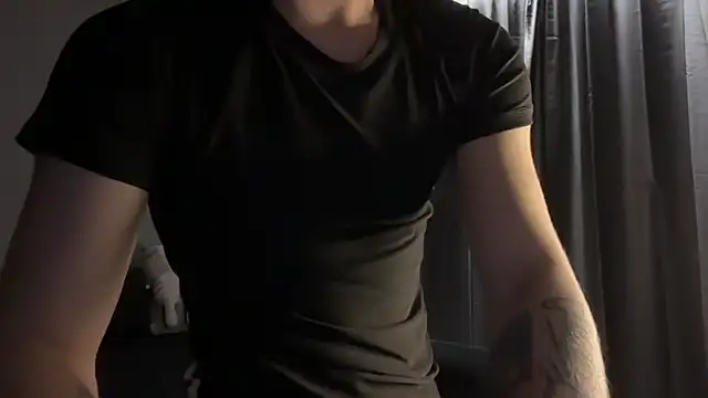 Snapshot of MaxWoolf chatting on April 2026 06:10:01 PM MaxWoolf online show from April 2026 06:10:01 PM