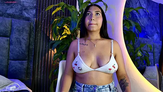 Amaia aa  online show from April 2026 07:39:01 PM