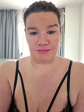 curvystachel42 online show from April 2026 01:07:02 PM