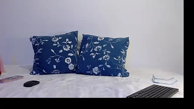 ThaliaGray  online show from May 2026 09:49:02 AM