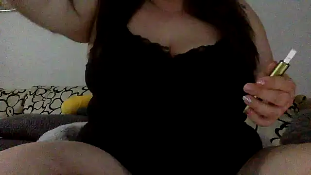 Snapshot of MysticSweetie chatting on May 2026 05:32:01 PM MysticSweetie online show from May 2026 05:32:01 PM
