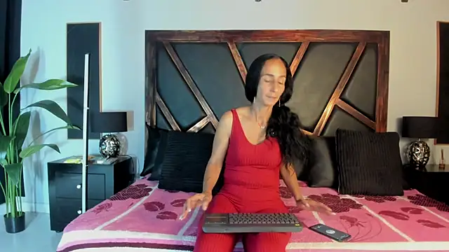 SamanttaLopez online show from April 2026 01:02:01 PM