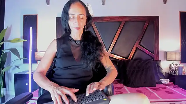 SamanttaLopez online show from April 2026 01:48:01 PM