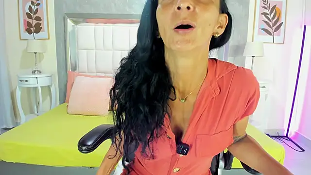 SamanttaLopez online show from April 2026 02:21:02 PM