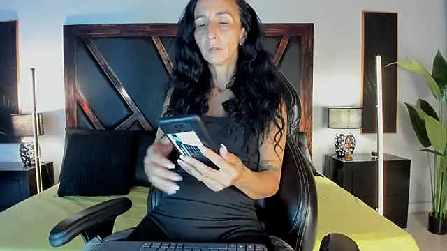 SamanttaLopez online show from April 2026 01:04:02 PM