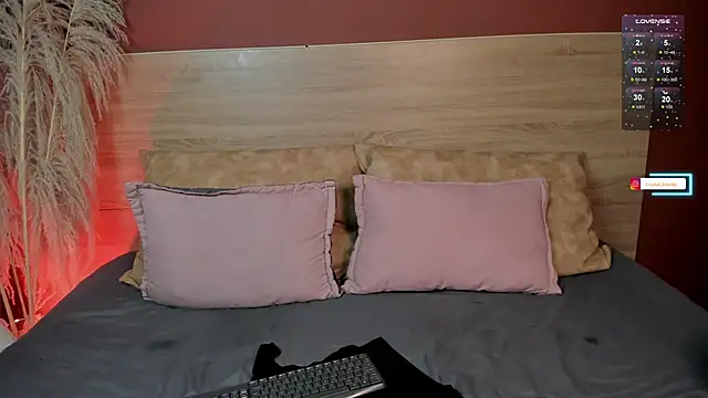 crystal arlette  online show from April 2026 12:07:02 PM