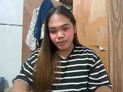 Snapshot of yourhotwild_bella chatting on July 2026 05:23:01 PM yourhotwild bella online show from July 2026 05:23:01 PM