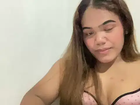 Snapshot of yourhotwild_bella chatting on April 2026 05:20:01 PM yourhotwild bella online show from April 2026 05:20:01 PM