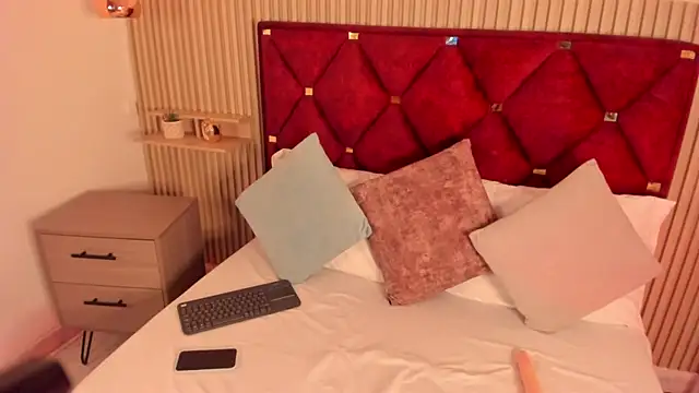 VictoriaKane online show from April 2026 01:45:02 PM