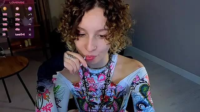 Snapshot of miasun_shine chatting on April 2026 06:19:01 AM miasun shine online show from April 2026 06:19:01 AM