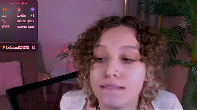 Snapshot of miasun_shine chatting on April 2026 05:47:01 AM miasun shine online show from April 2026 05:47:01 AM