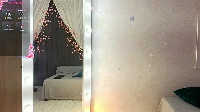 Snapshot of SugarNyaa chatting on April 2026 04:46:02 AM SugarNyaa online show from April 2026 04:46:02 AM