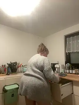 Tinchen Milf online show from April 2026 07:37:01 PM