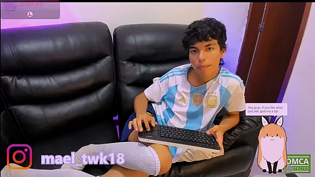 Mael Twink online show from April 2026 09:33:02 PM