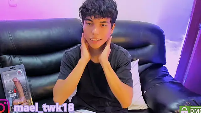 Mael Twink online show from April 2026 07:09:01 PM