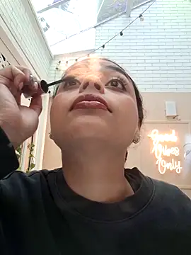 Snapshot of scarlett__2 chatting on April 2026 09:42:02 PM scarlett 2 online show from April 2026 09:42:02 PM