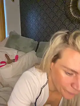 MazyBlue online show from April 2026 06:13:02 PM