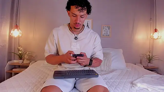 Snapshot of dominik_drake chatting on June 2026 12:17:02 PM dominik drake online show from June 2026 12:17:02 PM
