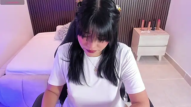 MILLYEVANS1 online show from April 2026 03:01:01 AM