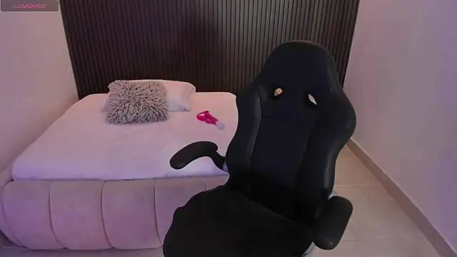 MILLYEVANS1 online show from April 2026 03:03:01 AM