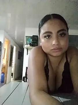 Snapshot of Aliceee_bolton chatting on April 2026 04:46:02 AM Aliceee bolton online show from April 2026 04:46:02 AM