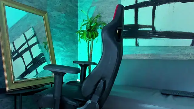 im Maikil online show from April 2026 12:14:01 AM