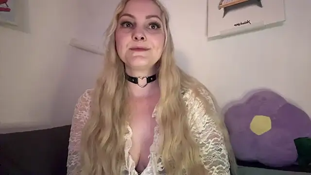 LoveAliceXXX online show from April 2026 07:37:01 PM