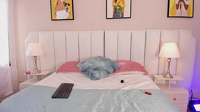 madisson  Stone online show from April 2026 12:56:02 PM