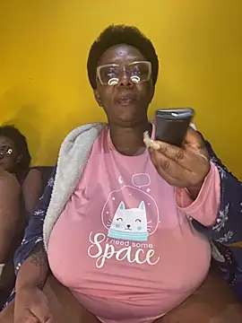 BoobsQueeen online show from July 2026 12:40:01 AM