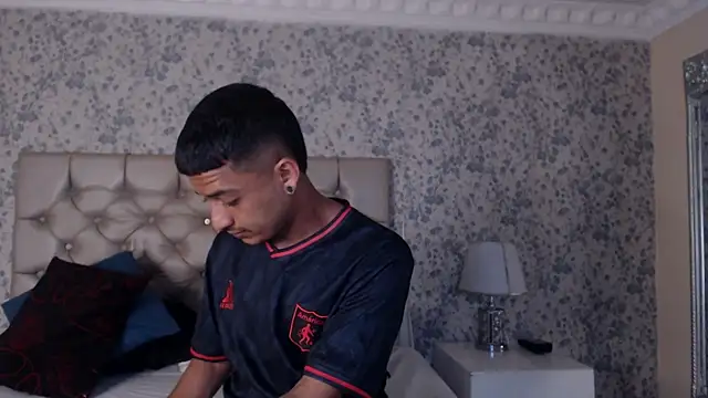 Snapshot of TurnerStar chatting on March 2026 12:28:01 PM TurnerStar online show from March 2026 12:28:01 PM