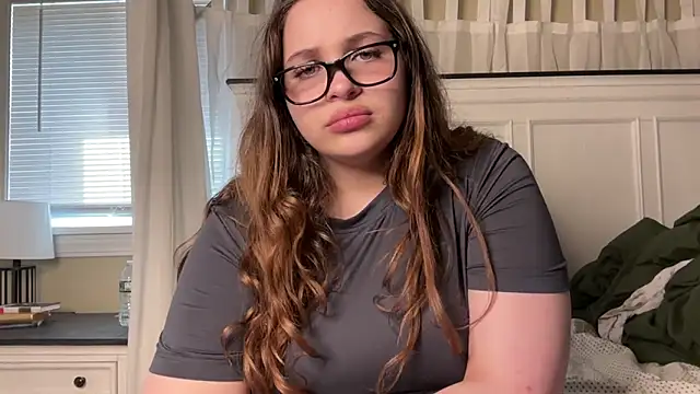 Seraphinawild online show from April 2026 03:02:01 PM