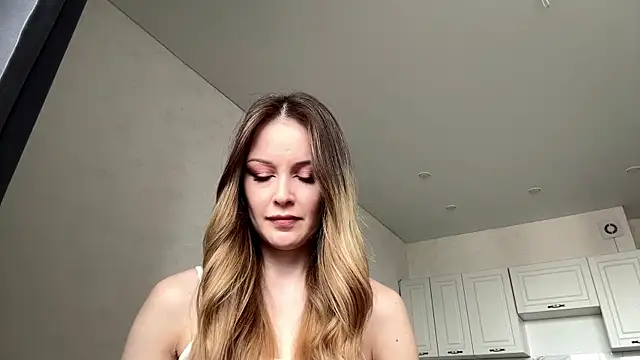 MaryManchitto online show from April 2026 05:45:02 AM