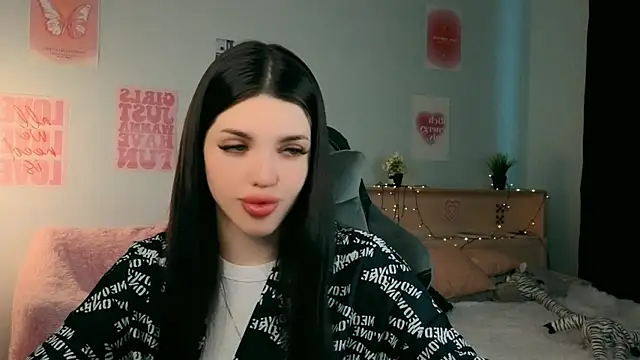 molly rettyy online show from May 2026 04:28:01 AM