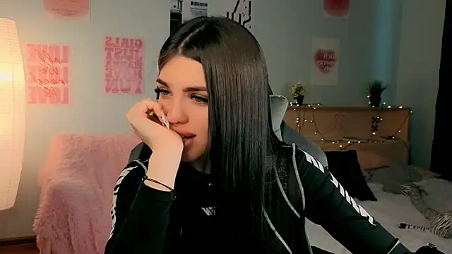 molly rettyy online show from April 2026 04:27:02 AM