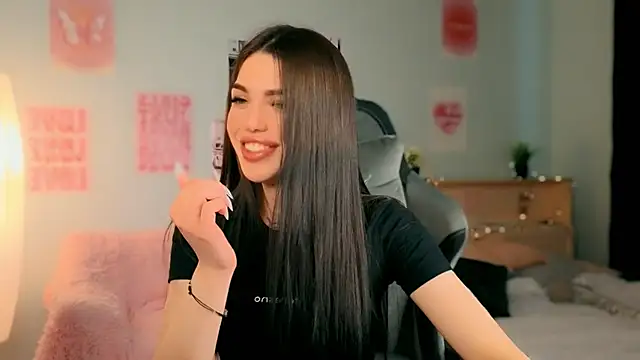 molly rettyy online show from April 2026 06:19:01 AM