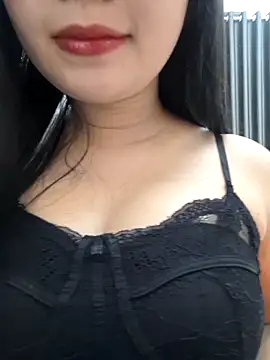 LindaBsexy online show from April 2026 04:02:02 PM